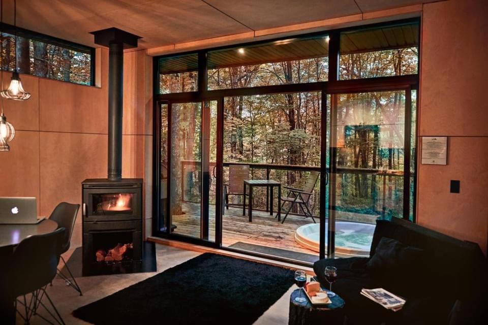 Cabin Sutton 252 - En Harmonie Avec La Nature! Villa Bagian luar foto